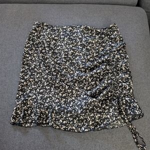 3/$30!! SHEIN Black and White Ruched Pencil Mini Skirt